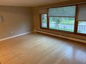 404 S Pine St in Mount Prospect, IL - Building Photo - Building Photo