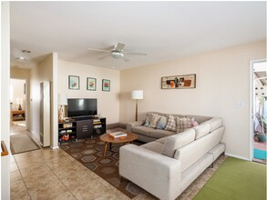 3420-3430 Wilshire Ter in San Diego, CA - Building Photo - Interior Photo