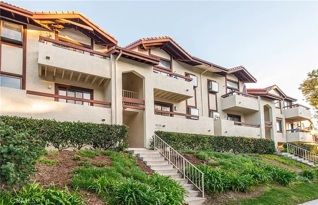 18028 Saratoga Way, Unit 557