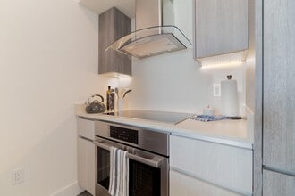 111 SE 1st Ave, Unit 512 in Delray Beach, FL - Building Photo - Building Photo