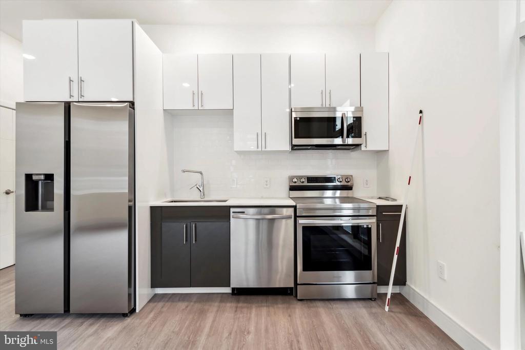 1221 E Fletcher St in Philadelphia, PA - Building Photo