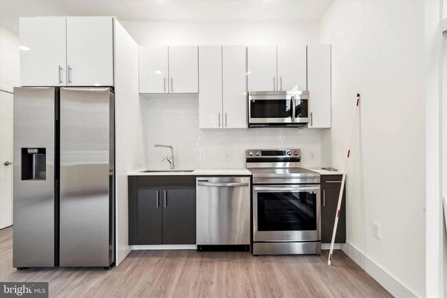 property at 1221 E Fletcher St