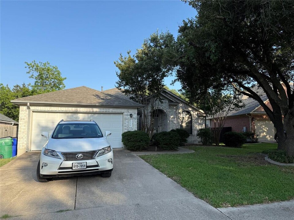 1316 Mesquite Rd in Cedar Park, TX - Building Photo