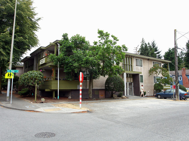 Northridge Manor Apartments in Seattle, WA - Building Photo - Building Photo