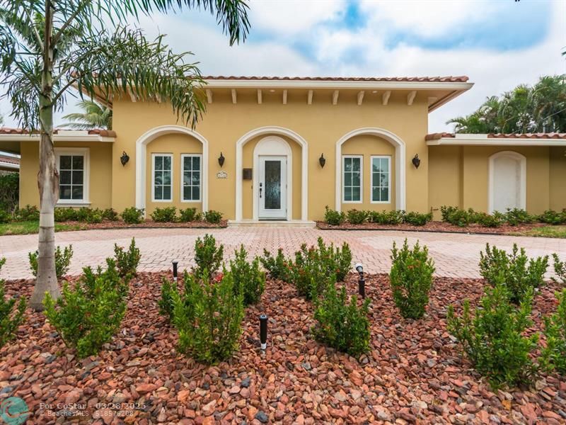 4930 NE 27th Ave in Lighthouse Point, FL - Building Photo