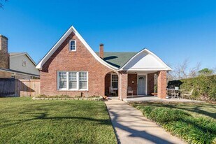 2600 Adams S - in Fort Worth, TX - Building Photo