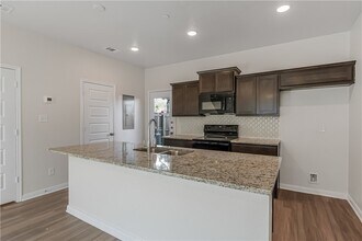 601 W 24th St, Unit 1 in Bryan, TX - Building Photo - Building Photo