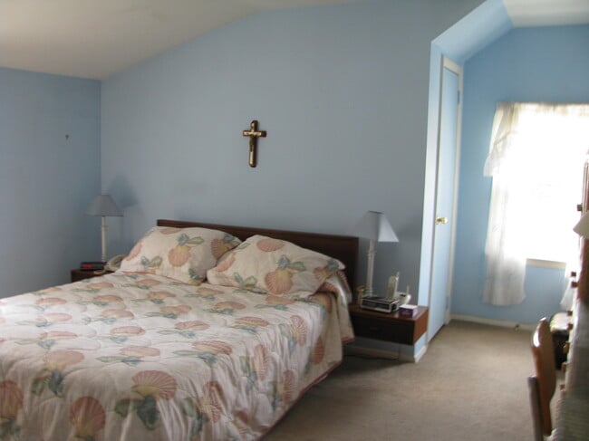 2363 Mount Carmel Ave, Unit 2 in Glenside, PA - Foto de edificio - Building Photo