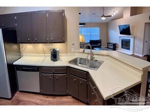 2060 Cambridge Cir in Pensacola, FL - Foto de edificio - Building Photo