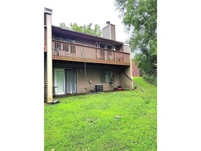 451 Hunter Hill Rd in Hudson, WI - Building Photo - Building Photo