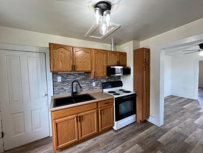 property at 1320 N 3rd Street