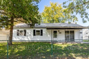 1809 Endrow Ave NE in Canton, OH - Building Photo
