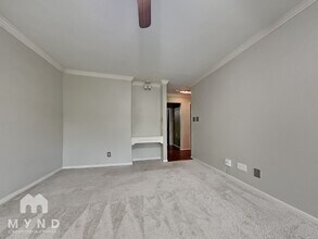 8211 Katy Fwy in Houston, TX - Building Photo - Building Photo