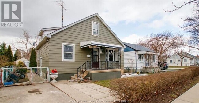 2609 Chandler Rd in Windsor, ON - Building Photo - Building Photo