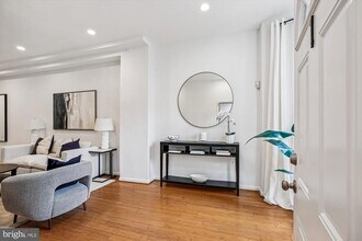 13 R St NE in Washington, DC - Building Photo - Building Photo