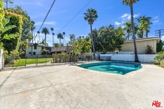 626 N Canon Dr in Beverly Hills, CA - Building Photo - Building Photo