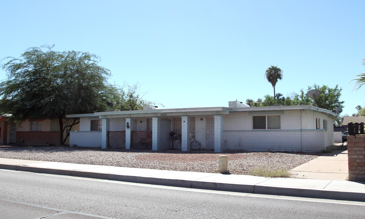 1211 W Southern Ave in Tempe, AZ - Building Photo