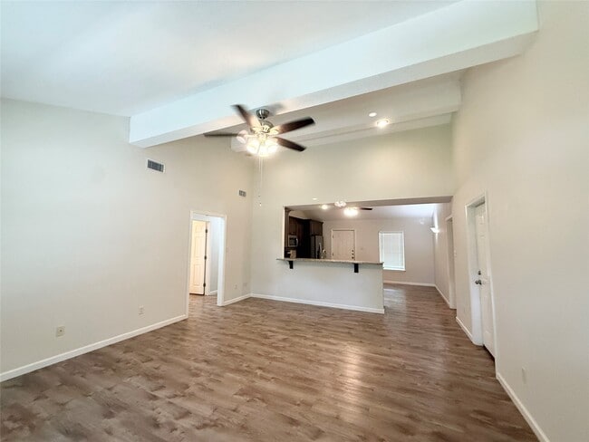 51 Lupine Ct in Lake Jackson, TX - Foto de edificio - Building Photo