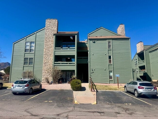 148 W Rockrimmon Blvd in Colorado Springs, CO - Building Photo - Building Photo