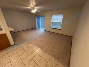 1594 NE Cleveland Ave in Gresham, OR - Building Photo - Building Photo