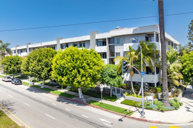 12115 San Vicente Blvd