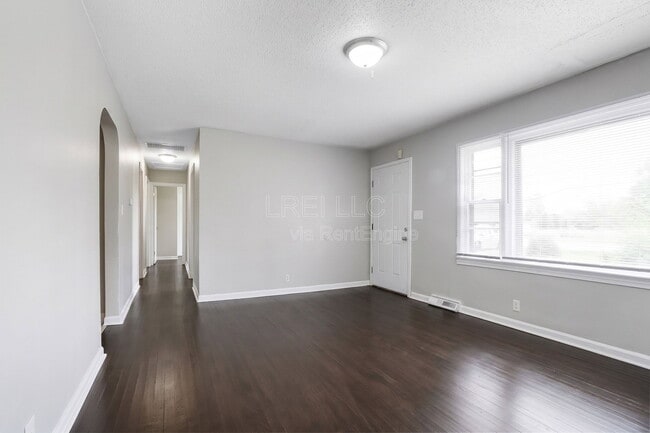 2408 Blackiston Mill Rd in Clarksville, IN - Building Photo - Building Photo