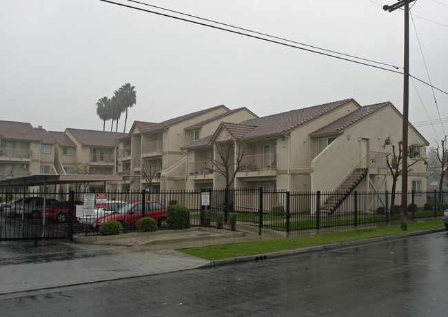 Villa Del Mar Apartments in Fresno, CA - Building Photo - Building Photo