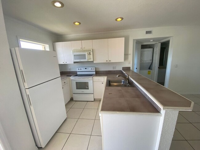 25050 Sandhill Blvd in Punta Gorda, FL - Building Photo - Building Photo
