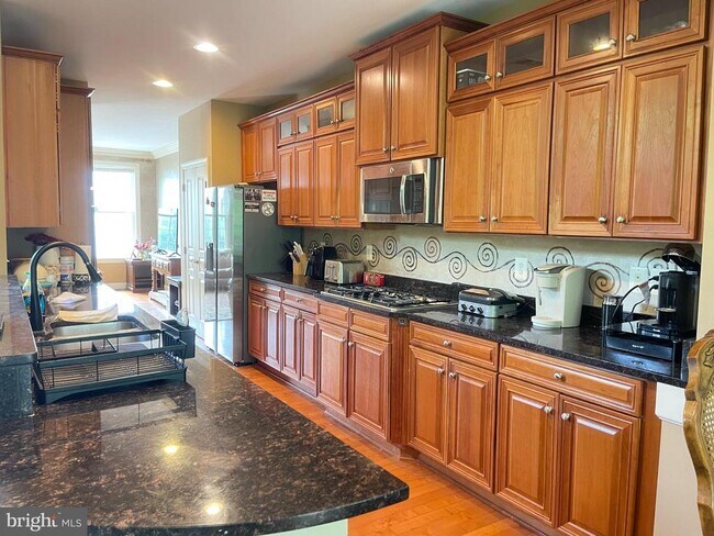 4450 Black Ironwood Dr in Fairfax, VA - Building Photo - Building Photo