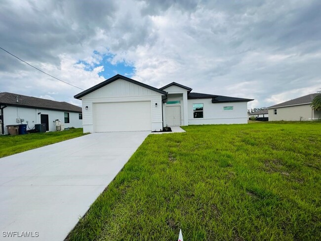 3908 12th St W in Lehigh Acres, FL - Building Photo - Building Photo