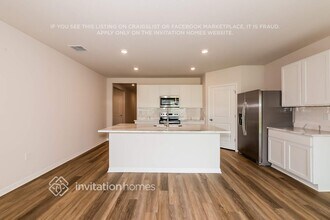 8021 Majestic Palms Ct in Venice, FL - Building Photo - Building Photo