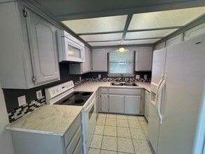 3816 Winds W Ct in Oklahoma City, OK - Building Photo - Building Photo