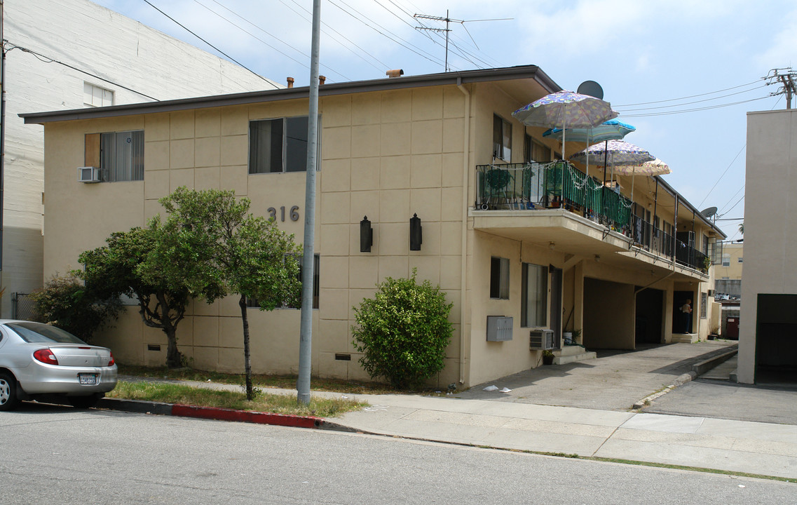 316 W Elk Ave in Glendale, CA - Foto de edificio