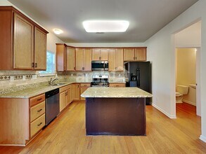 304 Trout Valley Rd in Wake Forest, NC - Foto de edificio - Building Photo