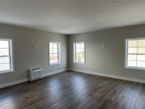 90 Greenwich Ave, Unit 2B in Goshen, NY - Foto de edificio - Building Photo