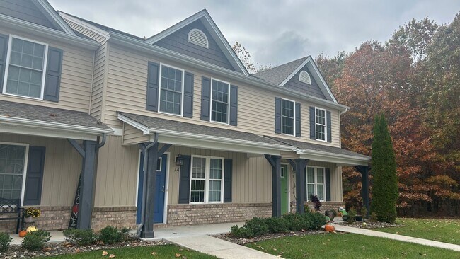 74 Gloucester Dr in Lynchburg, VA - Building Photo - Building Photo