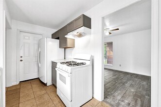 13906 Bearwood Rd in Houston, TX - Building Photo - Building Photo