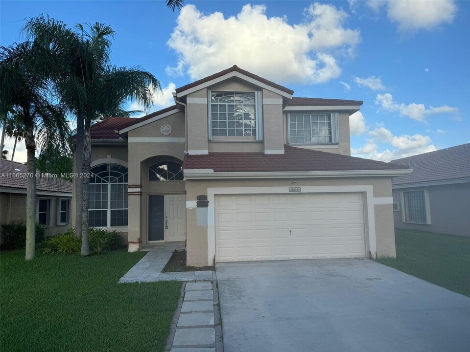 1211 SW 178th Way in Pembroke Pines, FL - Building Photo