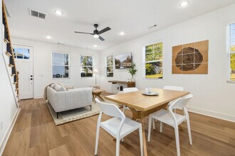 1324 Van Buren Ave in Fayetteville, AR - Building Photo - Building Photo