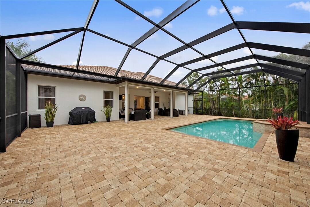 27153 Barefoot Ln in Bonita Springs, FL - Building Photo