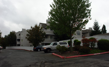 Bellevue Heights Apartments in Bellevue, WA - Foto de edificio - Building Photo