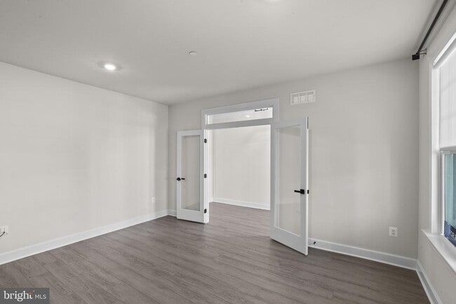 7528 Zoe Ln in Laurel, MD - Building Photo - Building Photo