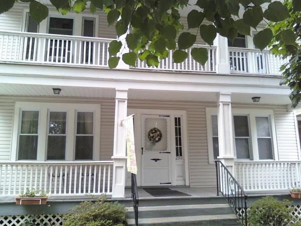 292 Academy St