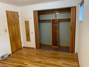 5528 N Hemlock St in Spokane, WA - Building Photo - Building Photo