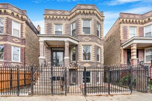 1707 N Harding Ave in Chicago, IL - Building Photo