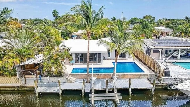 property at 2525 Gulfstream Ln