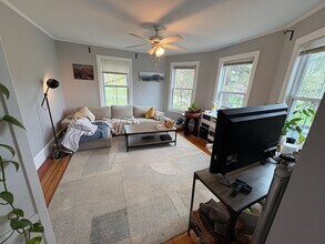 2 Willow Terrace in Newton, MA - Building Photo - Building Photo