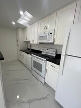 4594 NW 79th Ave, Unit 1D in Doral, FL - Building Photo - Building Photo