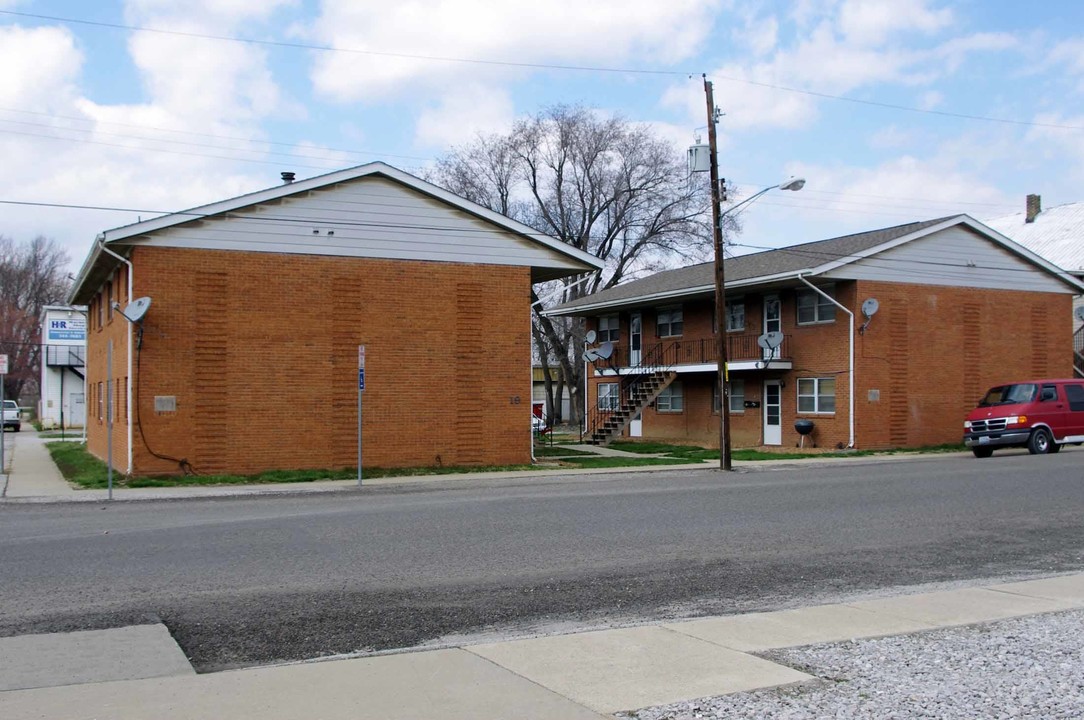 17-19 S Long St in Caseyville, IL - Building Photo