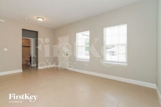 568 Hummingbird Ct in Poinciana, FL - Building Photo - Building Photo